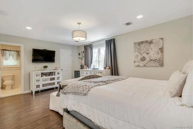 116 6th Street, Saint James, NY 11780