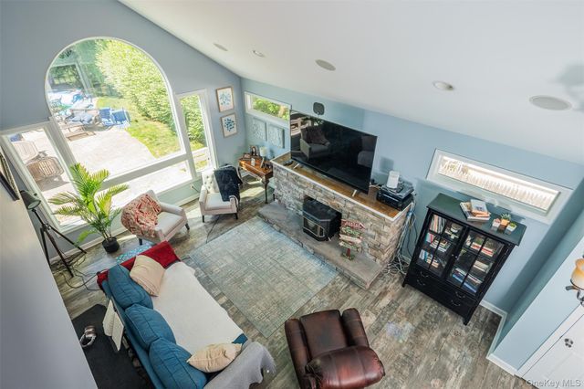 116 6th Street, Saint James, NY 11780