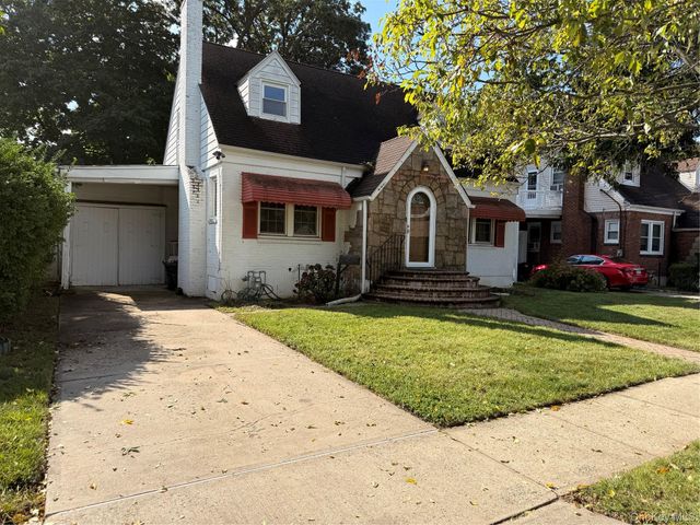 144 E Seaman Avenue, Freeport, NY 11520