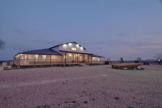 550 County Road 297, Gainesville, TX 76240