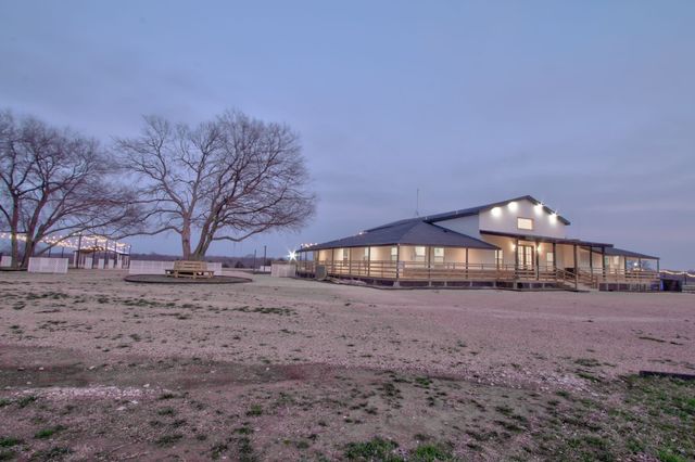 550 County Road 297, Gainesville, TX 76240