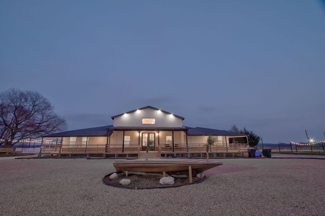 550 County Road 297, Gainesville, TX 76240