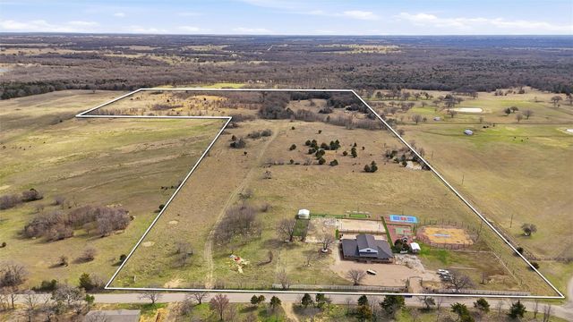 550 County Road 297, Gainesville, TX 76240