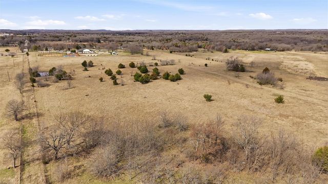 550 County Road 297, Gainesville, TX 76240