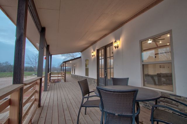 550 County Road 297, Gainesville, TX 76240