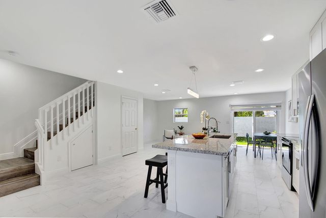 3868 Patio Court 5, Palm Springs, FL 33461