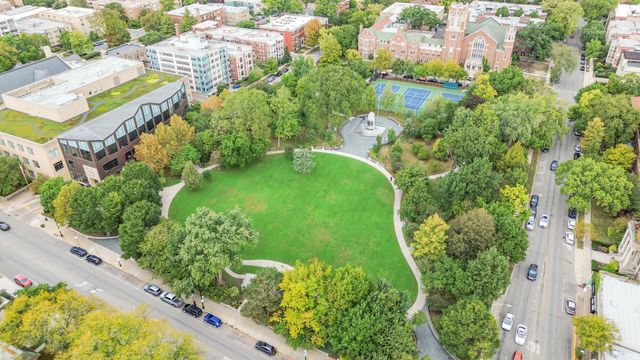 1022 Alexander Lane, Oak Park, IL 60302