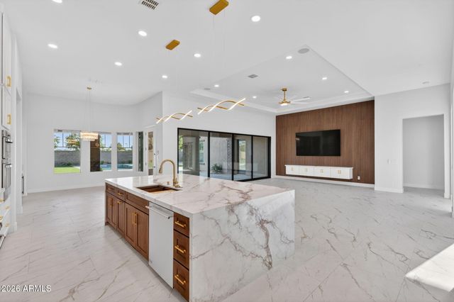 2285 E MEAD Drive, Gilbert, AZ 85298