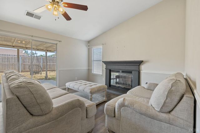 763 Balboa Avenue, Lemoore, CA 93245