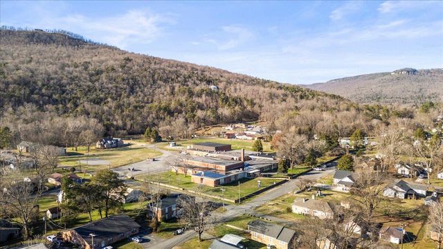 411 Elm Avenue, Jasper, TN 37347