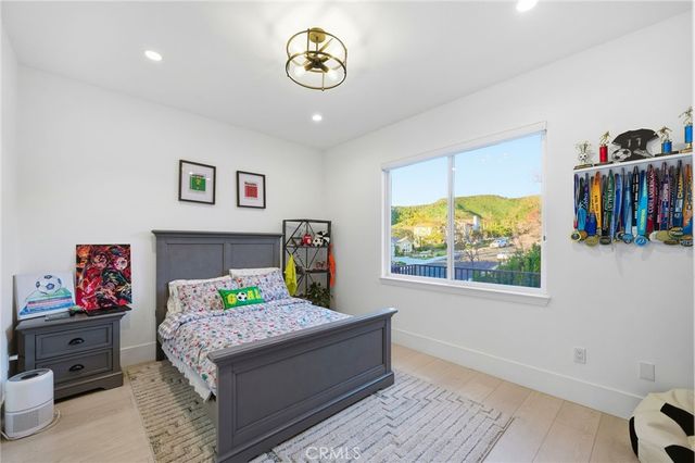 5831 Evening Sky, Simi Valley, CA 93063