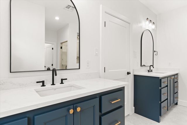 2802 Peregrine Trl, Longview, TX 75605