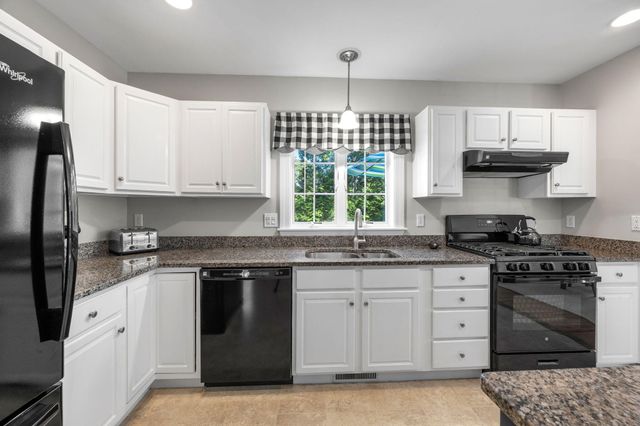 12 Coastal Lane, Hyannis, MA 02601