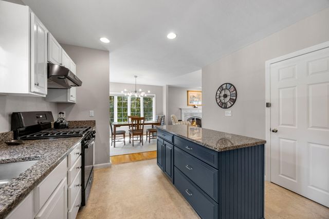 12 Coastal Lane, Hyannis, MA 02601