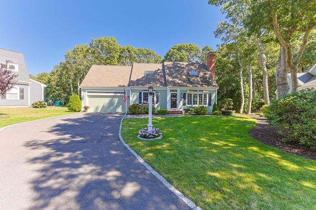 12 Coastal Lane, Hyannis, MA 02601