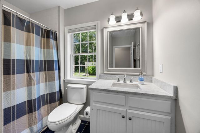 12 Coastal Lane, Hyannis, MA 02601