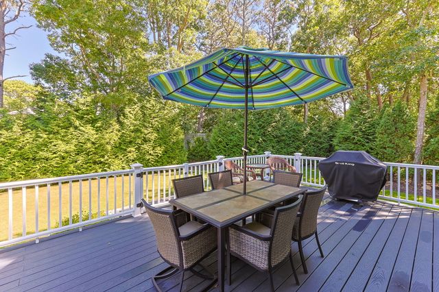 12 Coastal Lane, Hyannis, MA 02601