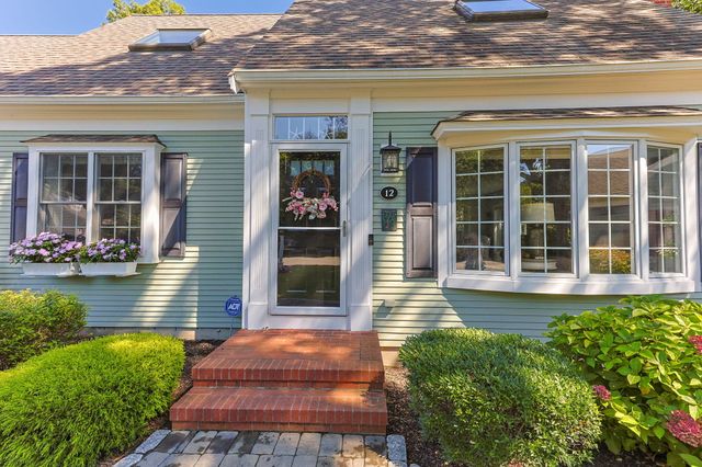 12 Coastal Lane, Hyannis, MA 02601