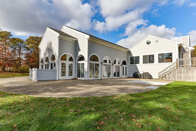 12 Coastal Lane, Hyannis, MA 02601