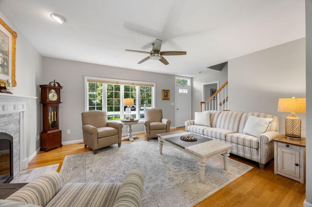 12 Coastal Lane, Hyannis, MA 02601