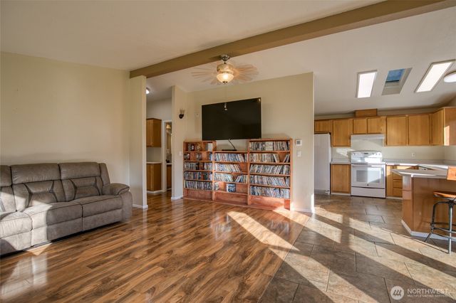 4687 Wishkah Road, Aberdeen, WA 98520