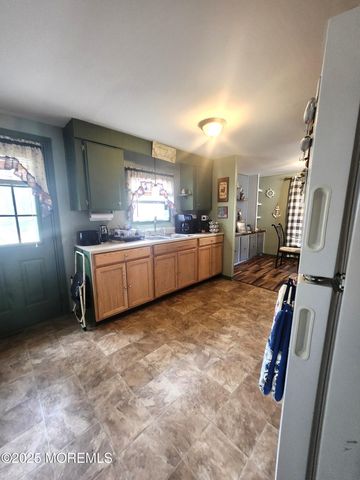 165 Mockingbird Way, Manchester, NJ 08759