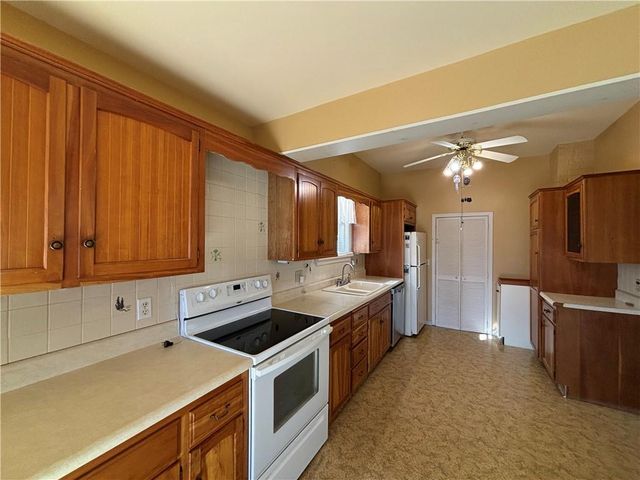 1012 Logan Street, St Joseph, MO 64505