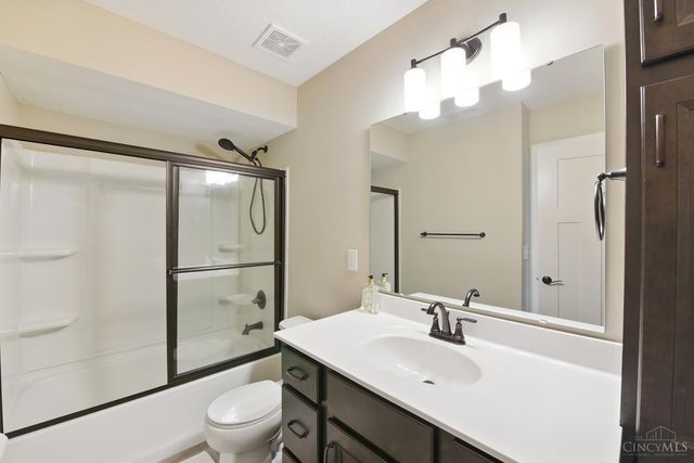 1387 Lake Run Drive, Turtle Creek Twp, OH 45036