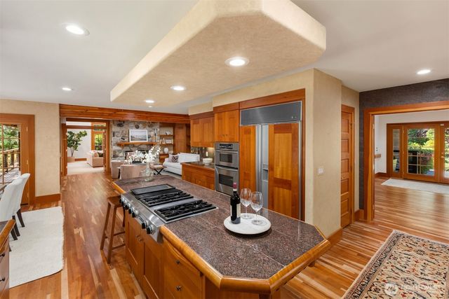 10199 Affirmed Lane NE, Bainbridge Island, WA 98110