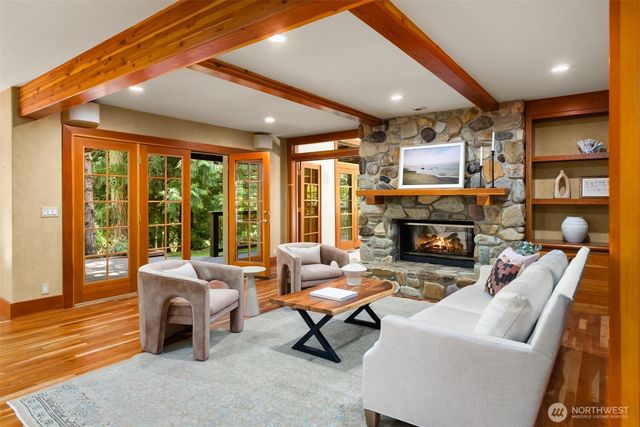 10199 Affirmed Lane NE, Bainbridge Island, WA 98110