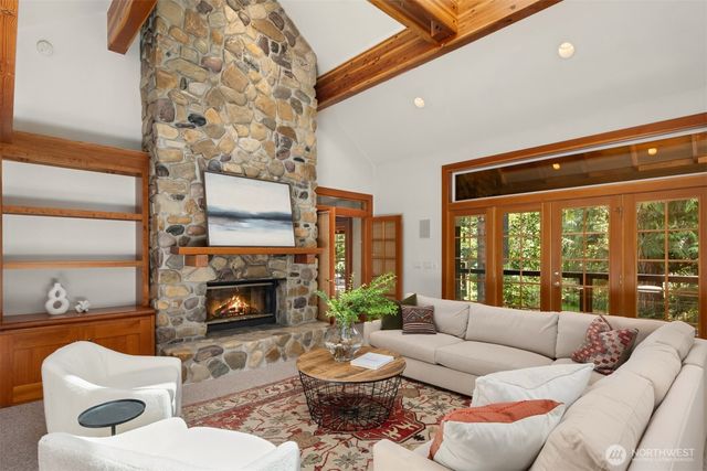 10199 Affirmed Lane NE, Bainbridge Island, WA 98110