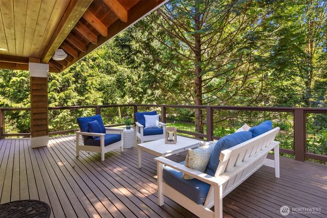 10199 Affirmed Lane NE, Bainbridge Island, WA 98110