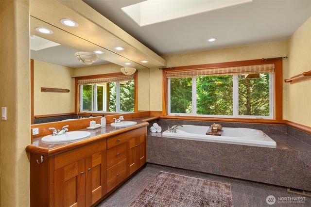 10199 Affirmed Lane NE, Bainbridge Island, WA 98110
