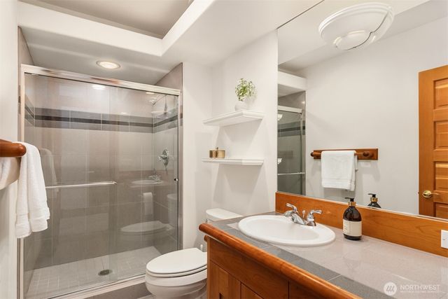 10199 Affirmed Lane NE, Bainbridge Island, WA 98110