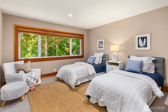10199 Affirmed Lane NE, Bainbridge Island, WA 98110