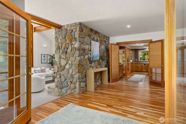 10199 Affirmed Lane NE, Bainbridge Island, WA 98110