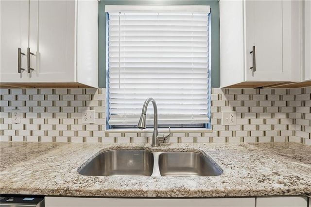 10132 Locust Street, Kansas City, MO 64131