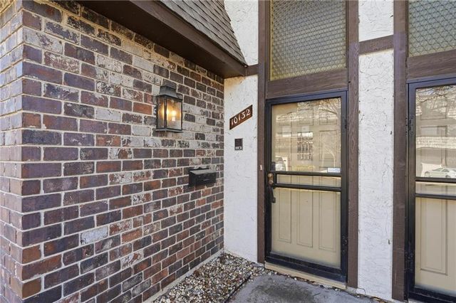 10132 Locust Street, Kansas City, MO 64131