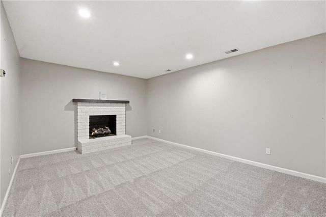 10132 Locust Street, Kansas City, MO 64131