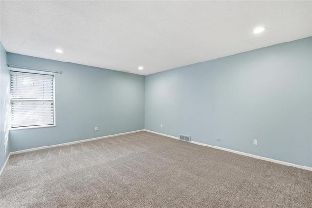 10132 Locust Street, Kansas City, MO 64131