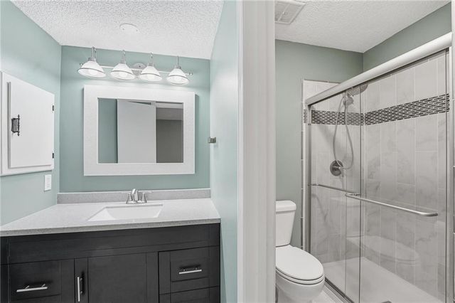 10132 Locust Street, Kansas City, MO 64131