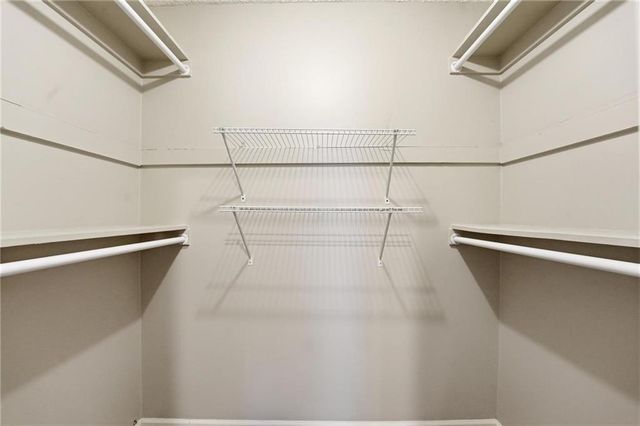 10132 Locust Street, Kansas City, MO 64131