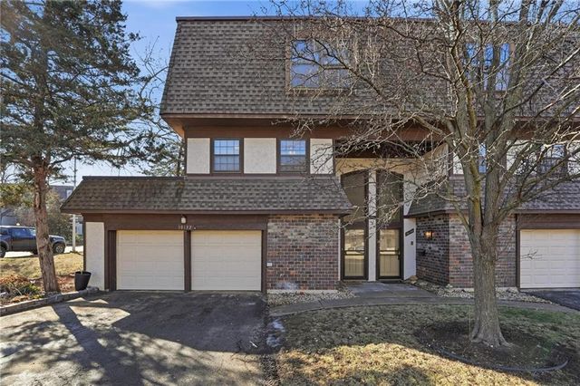 10132 Locust Street, Kansas City, MO 64131