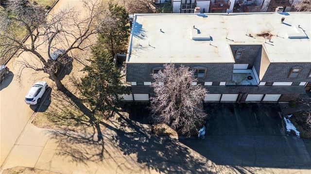 10132 Locust Street, Kansas City, MO 64131