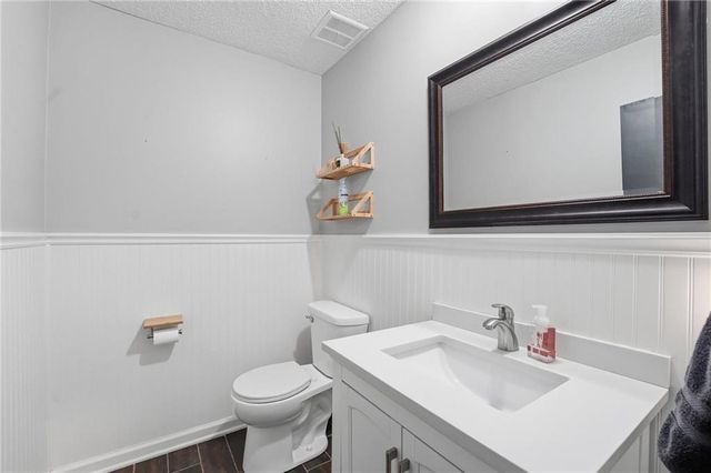 10132 Locust Street, Kansas City, MO 64131