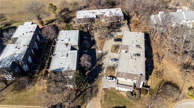 10132 Locust Street, Kansas City, MO 64131