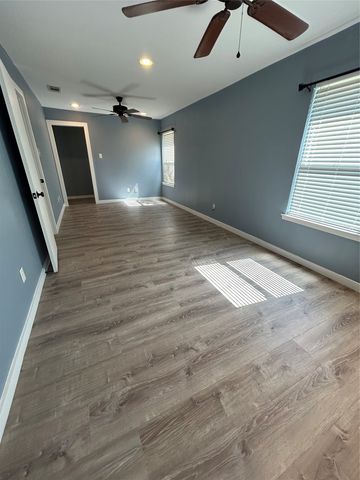 405 Canton Avenue, Wills Point, TX 75169