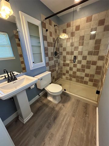 405 Canton Avenue, Wills Point, TX 75169