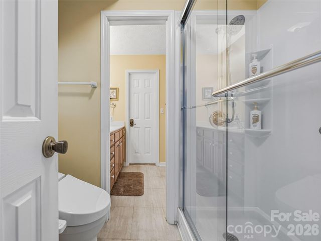 24 Abbey Lane, Hendersonville, NC 28739