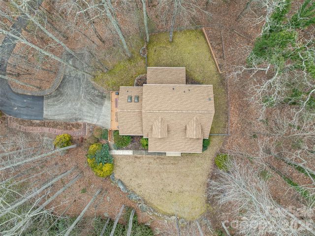 24 Abbey Lane, Hendersonville, NC 28739